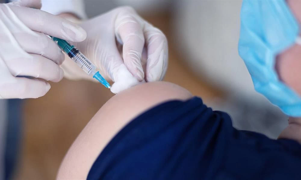 Δημόπουλος: Ενδεχόμενο να κάνουν την 3η δόση όσοι εμβολιάστηκαν πριν 6-8 μήνες